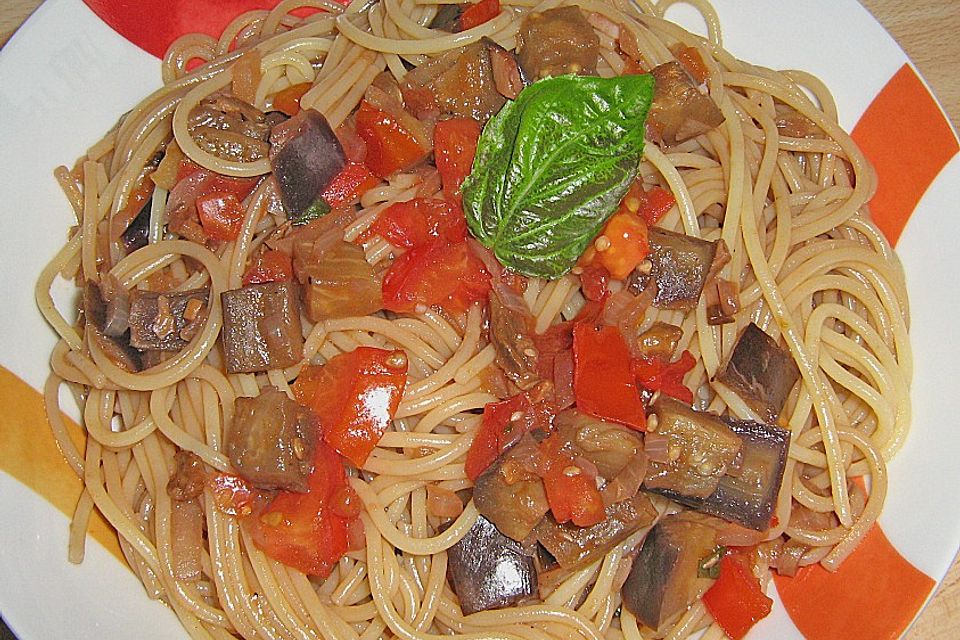 Spaghetti mit Auberginen - Tomaten - Soße