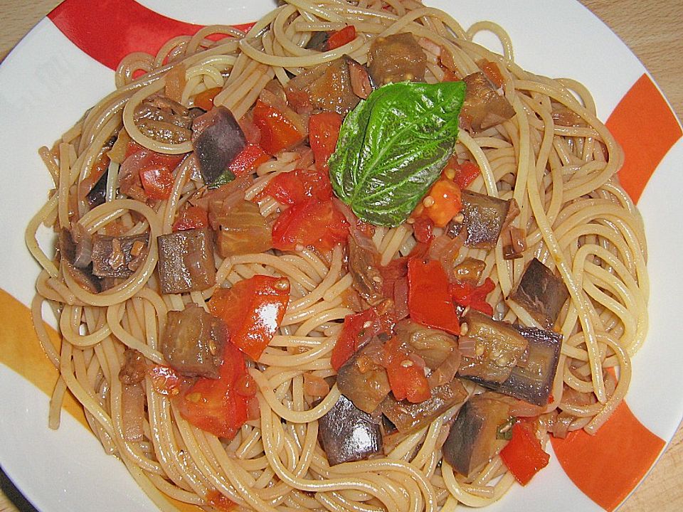 Spaghetti mit Auberginen - Tomaten - Soße von sokrue| Chefkoch