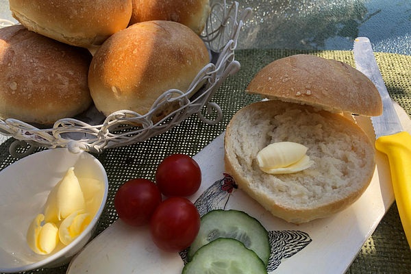 Buttermilchbrötchen mit Vorteig von Kaffeeluder | Chefkoch