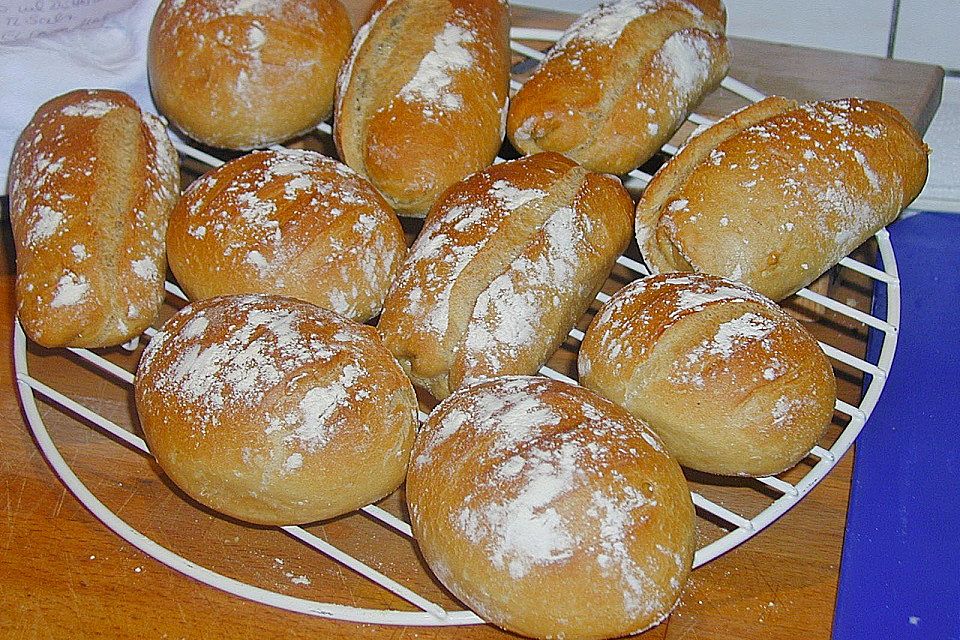 Buttermilchbrötchen mit Vorteig