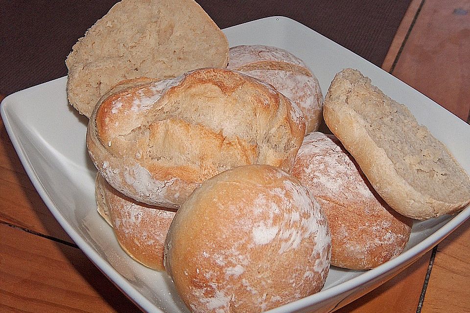 Buttermilchbrötchen mit Vorteig