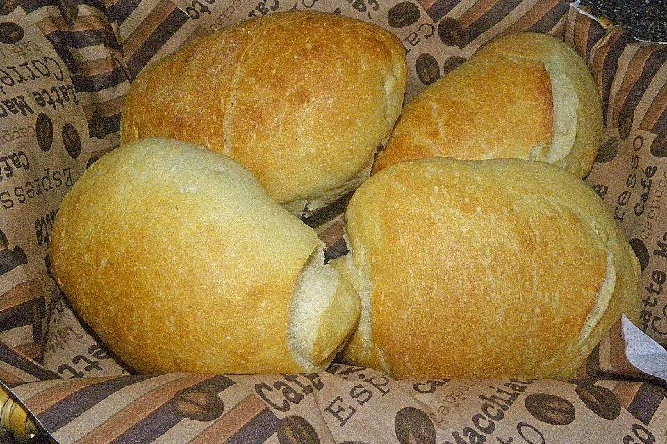 Buttermilchbrötchen mit Vorteig