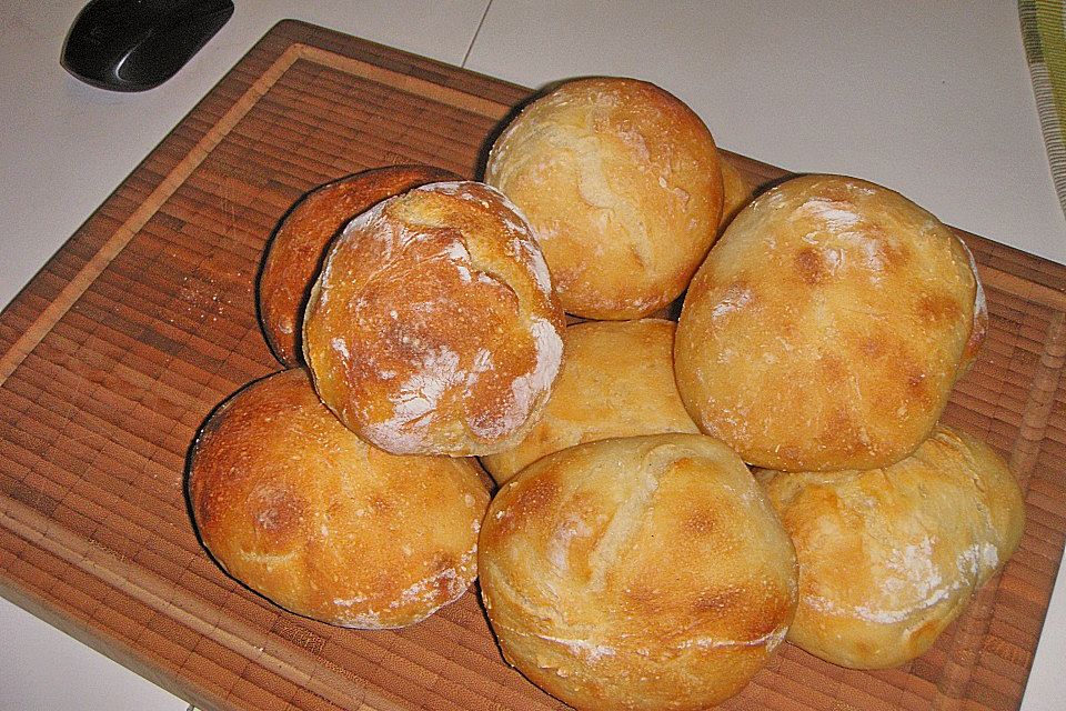 Buttermilchbrötchen mit Vorteig