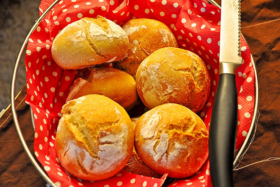 Buttermilchbrötchen mit Vorteig