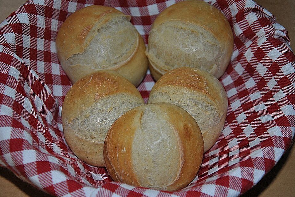 Buttermilchbrötchen mit Vorteig