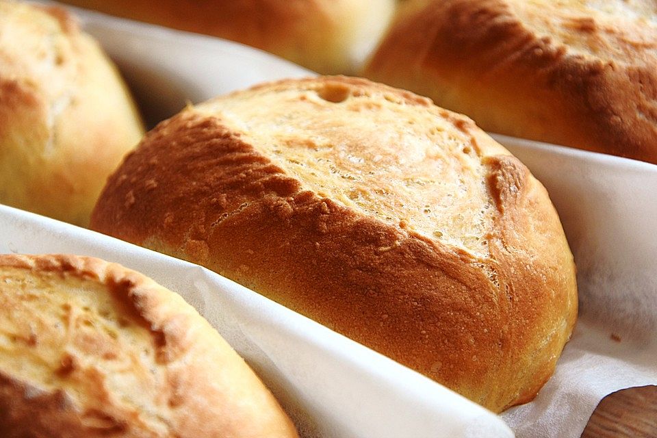 Buttermilchbrötchen mit Vorteig