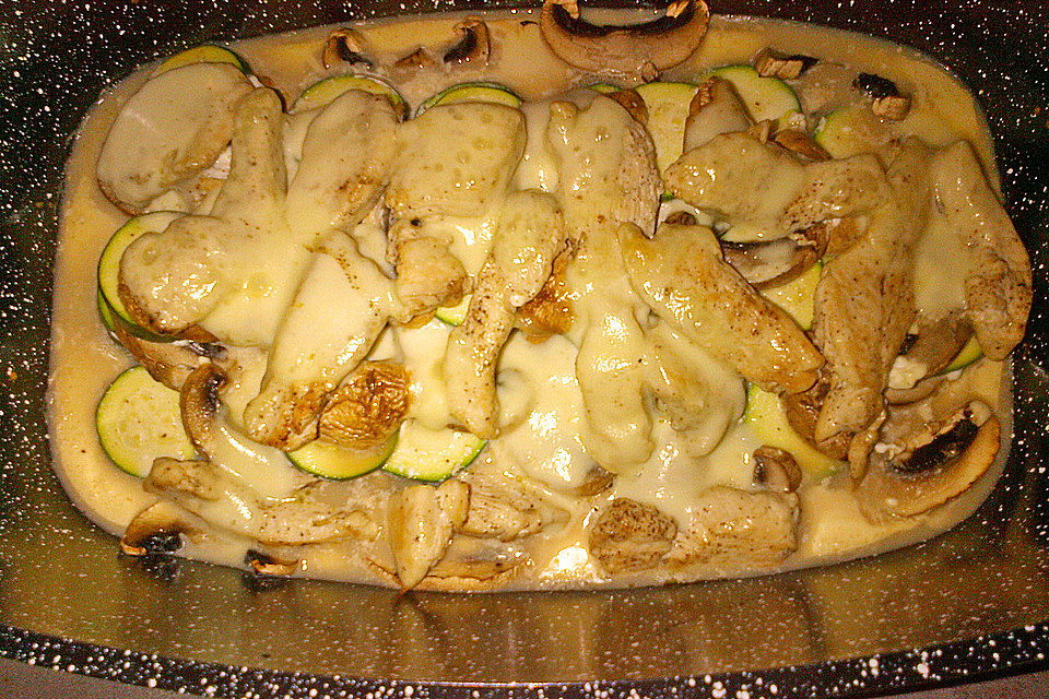 Champignon - Zucchini - Auflauf mit Hähnchenbrust