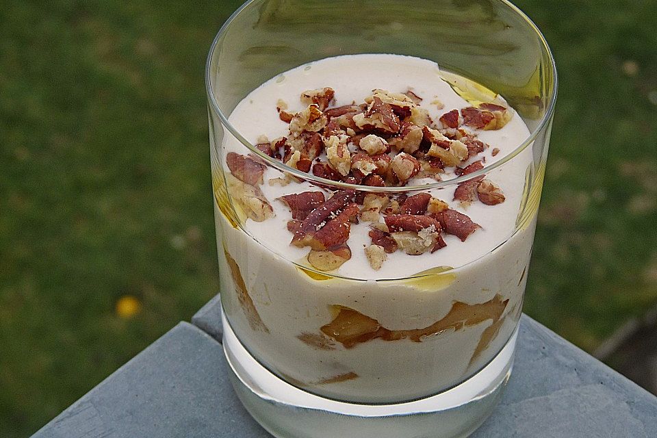 Gebratene Ananas in Joghurt - Honig - Soße