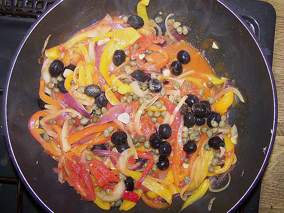 Peperonata mit Oliven und Kapern von dergert| Chefkoch