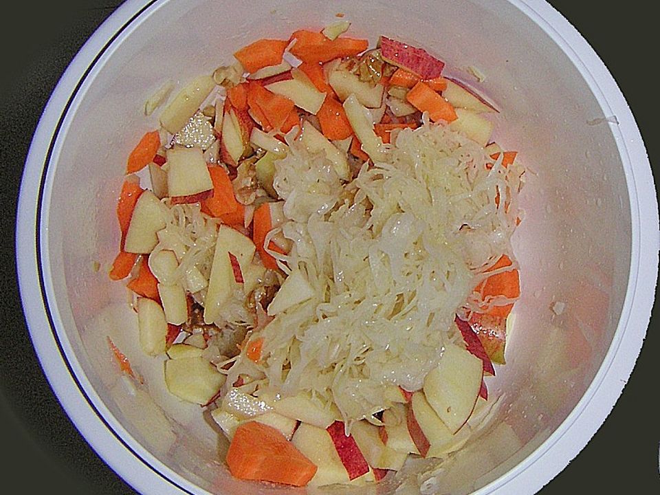 Apfel - Sauerkraut - Salat von cckone| Chefkoch