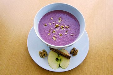 Rotkohl-Walnuss-Suppe