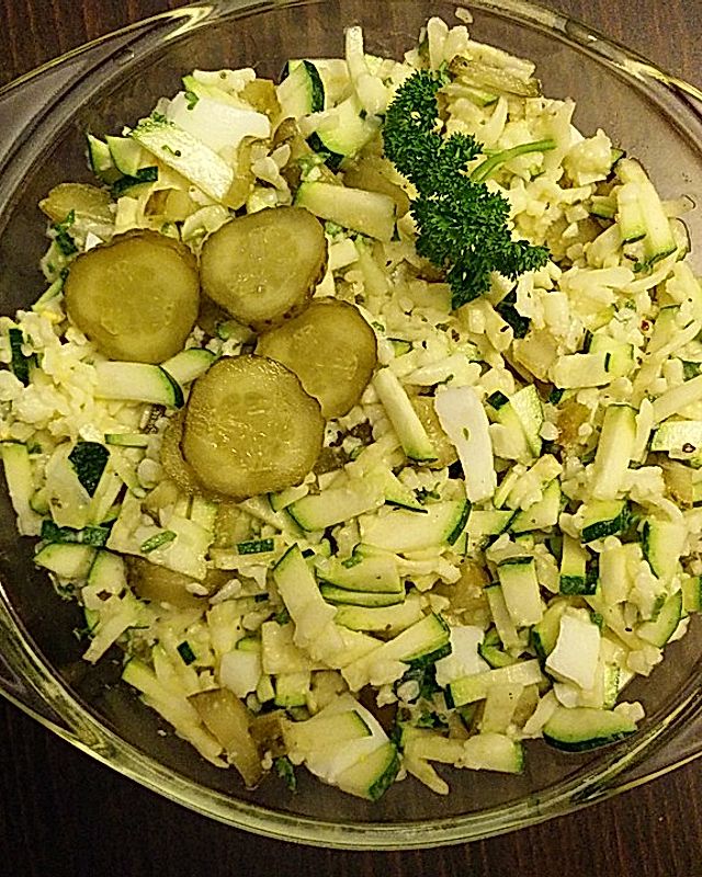 Zucchini - Käse - Salat