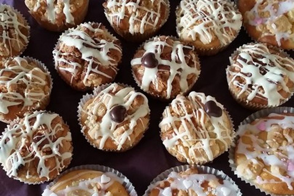 Marzipan - Apfel - Muffins mit Zimtstreuseln