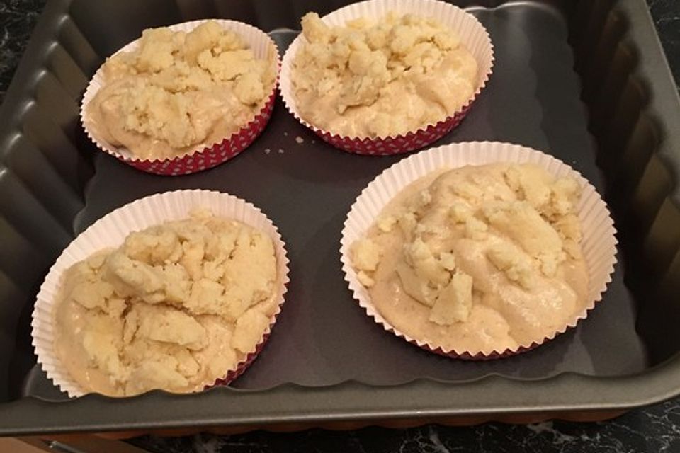 Marzipan - Apfel - Muffins mit Zimtstreuseln