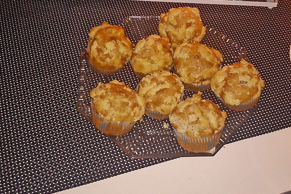 Marzipan - Apfel - Muffins mit Zimtstreuseln