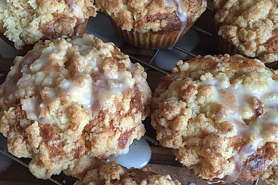 Marzipan - Apfel - Muffins mit Zimtstreuseln