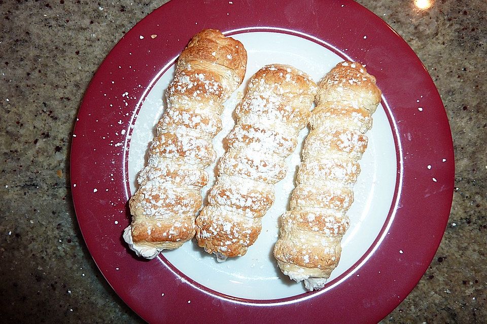 Schaumrollen mit Vanillecreme