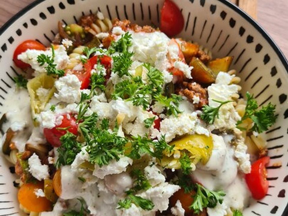Nudeln mit Joghurt und Hackfleischsauce von Sasima| Chefkoch