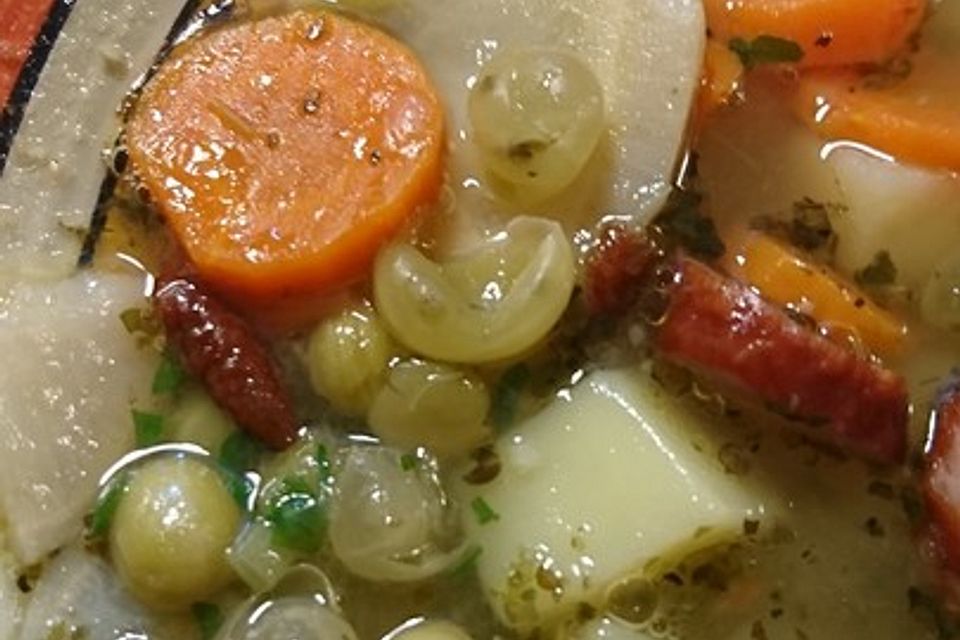 Erbsensuppe nach Uromas Art