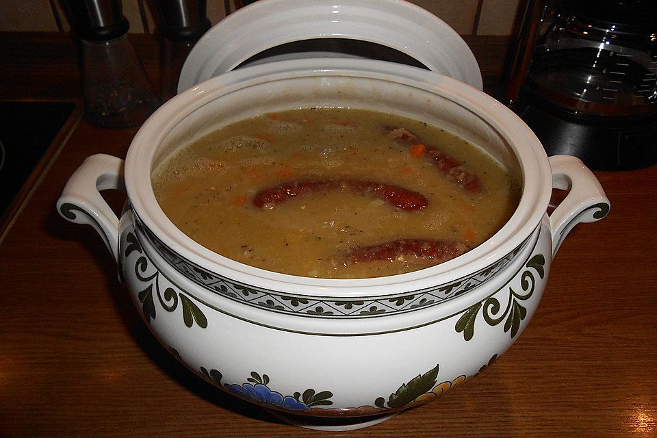 Erbsensuppe nach Uromas Art