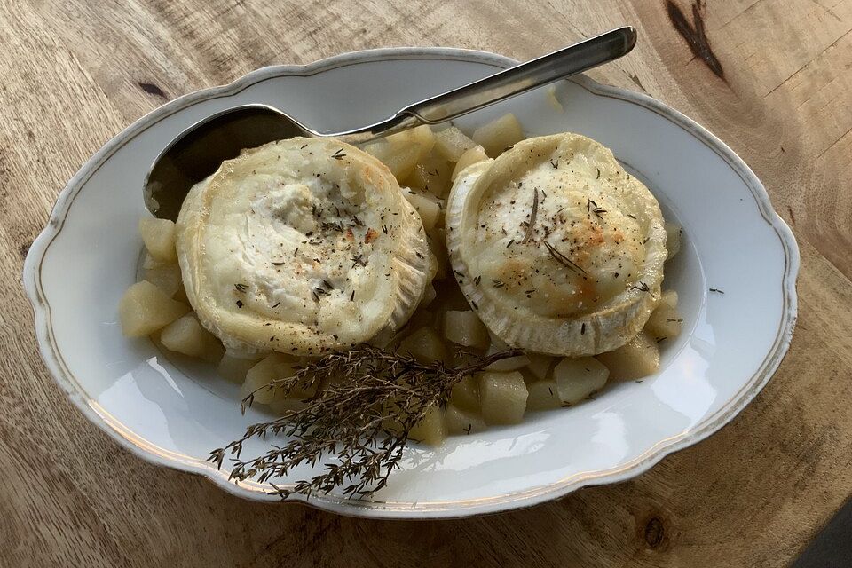 Gegrillter Ziegenfrischkäse mit Birnenchutney