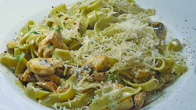 Gufning yalangoch xotini Aiza