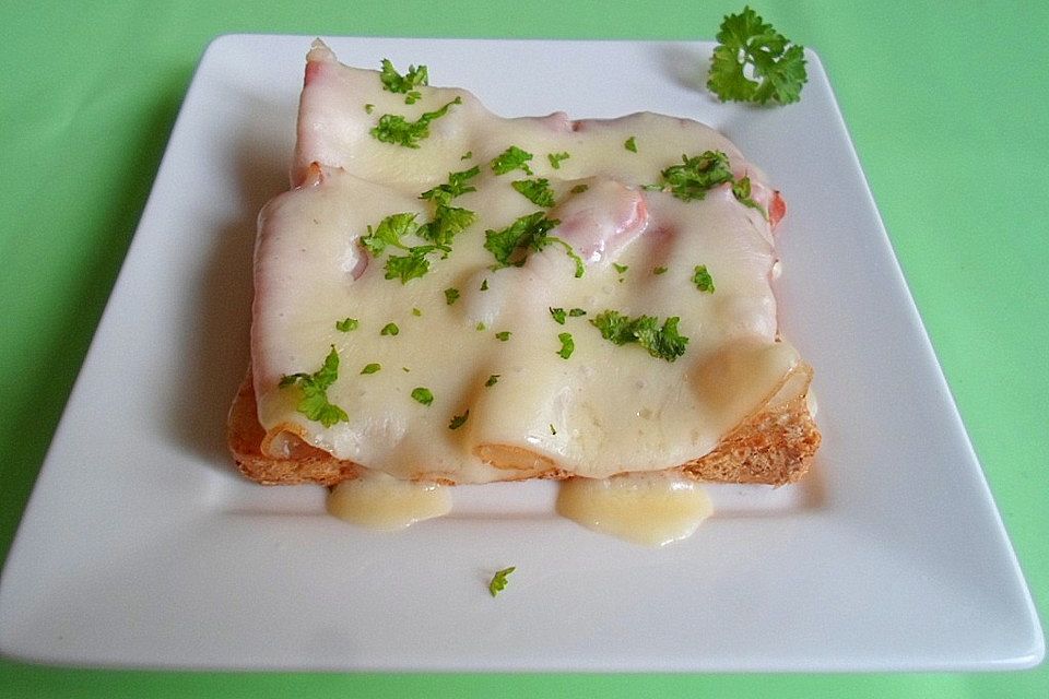 Käse - Schinken - Toast mit Röstzwiebeln