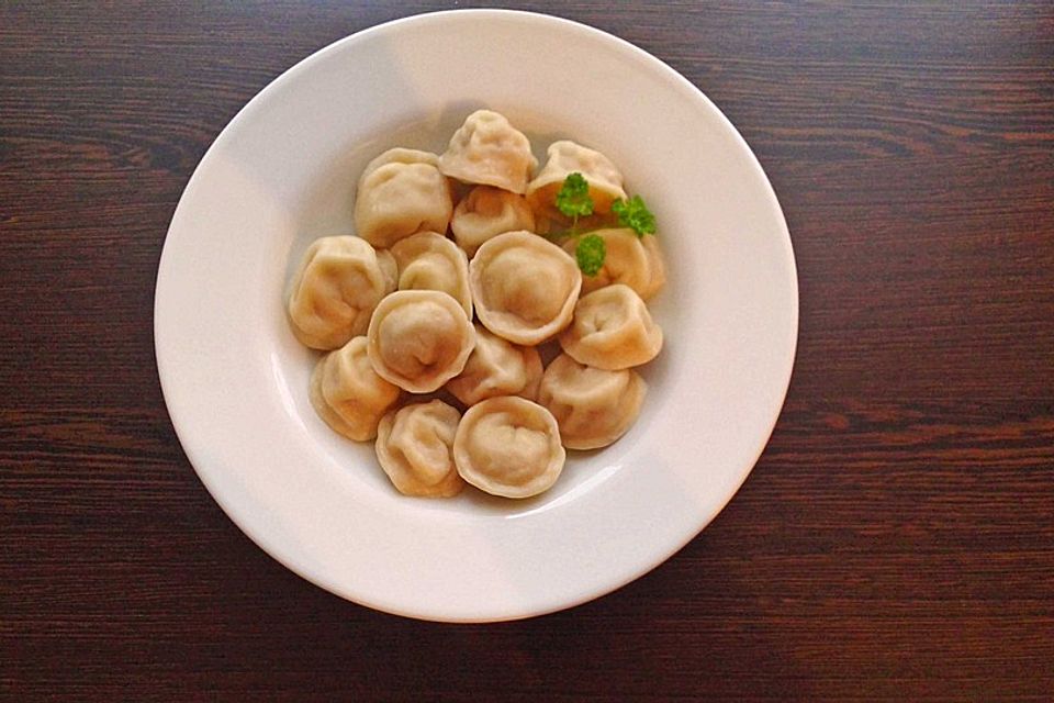 Pelmeni mit Butter und / oder Senf