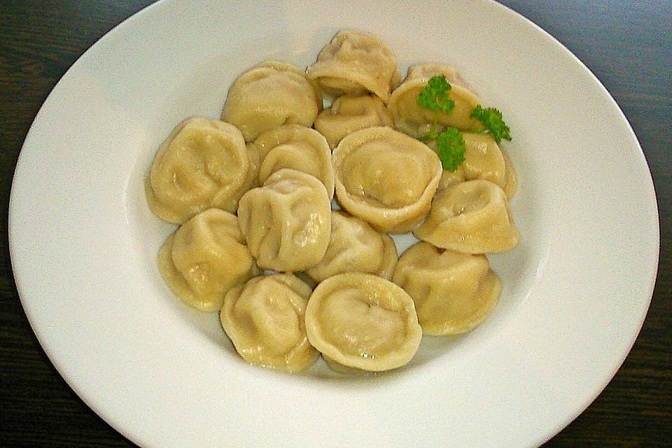 Pelmeni mit Butter und / oder Senf