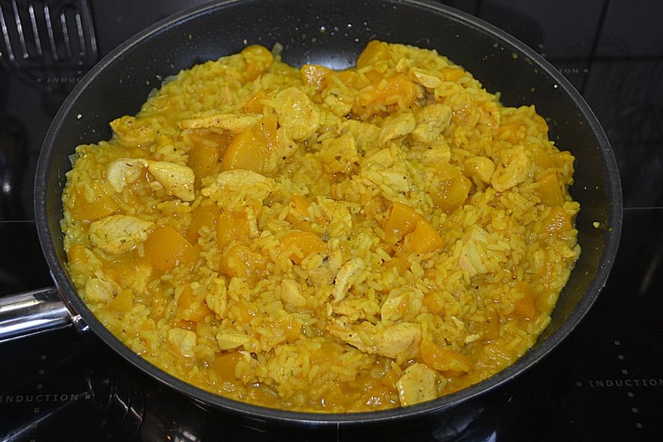 tattis Curryreis mit Hähnchen und Pfirsich