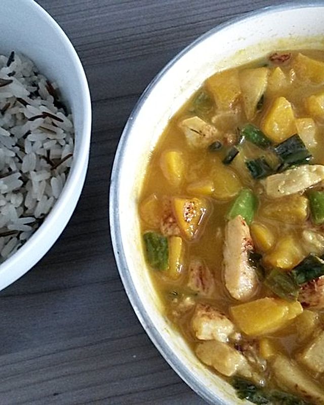 tattis Curryreis mit Hähnchen und Pfirsich
