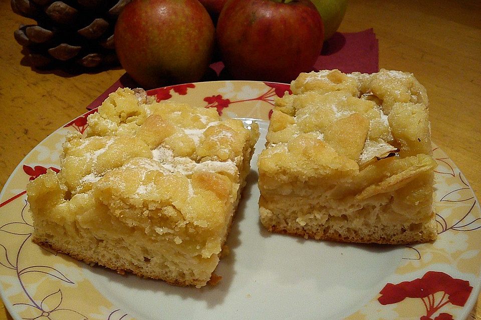 Apfel - Marzipan - Blechkuchen mit Streuseln