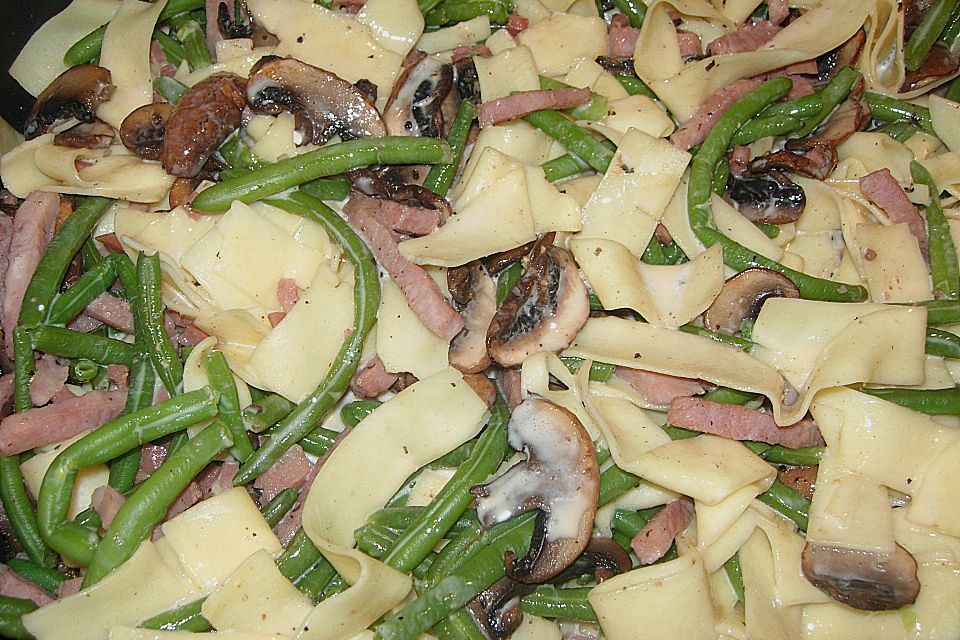 Grüne Bohnen - Champignon Nudelauflauf Grüne Bohnen - Champignon Nudelauflauf