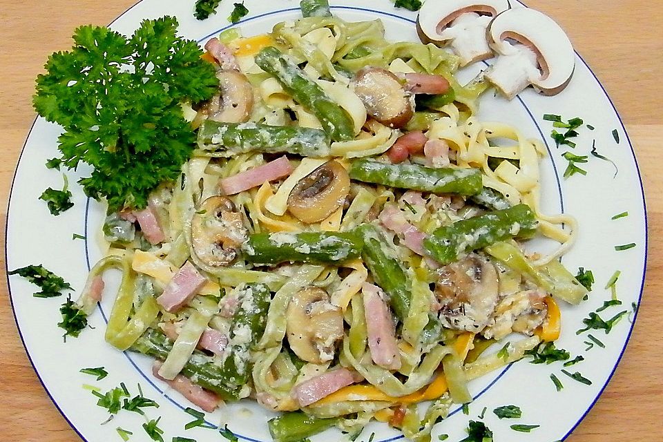Grüne Bohnen - Champignon Nudelauflauf Grüne Bohnen - Champignon Nudelauflauf