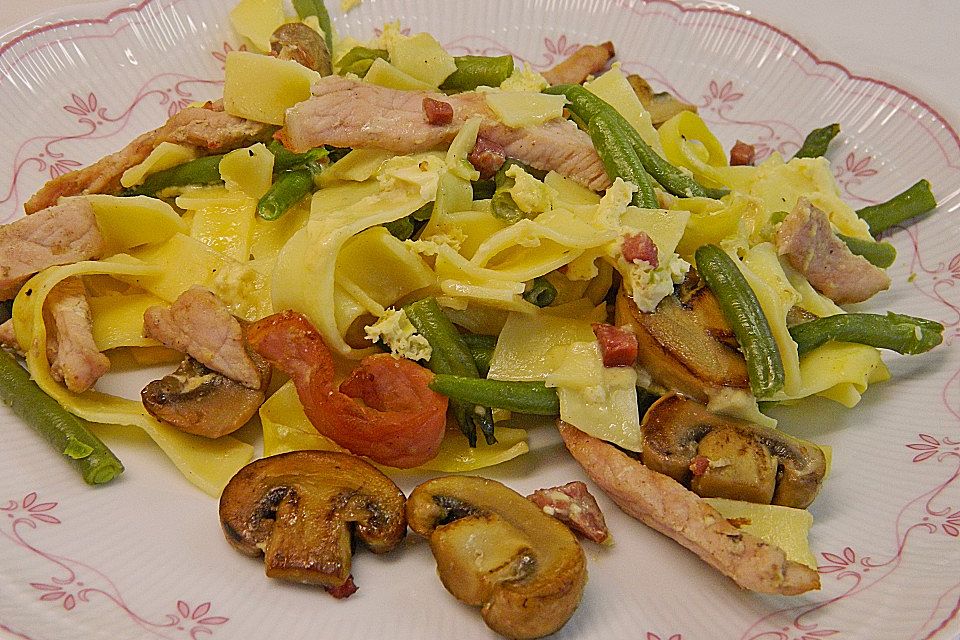 Grüne Bohnen - Champignon Nudelauflauf Grüne Bohnen - Champignon Nudelauflauf