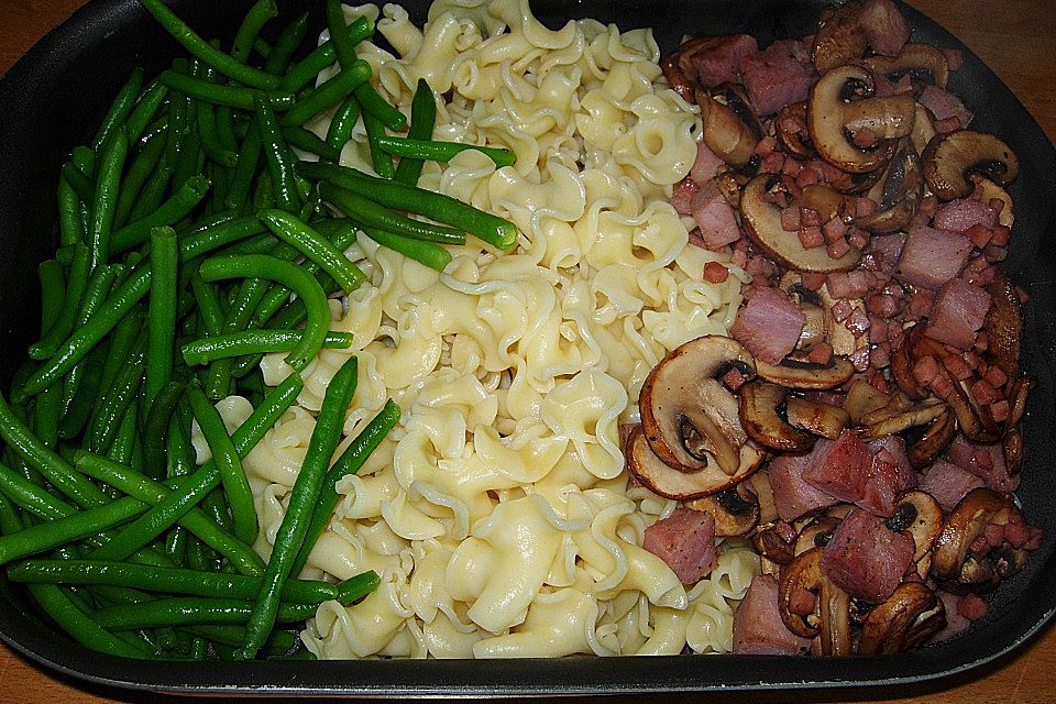 Grüne Bohnen - Champignon Nudelauflauf Grüne Bohnen - Champignon Nudelauflauf