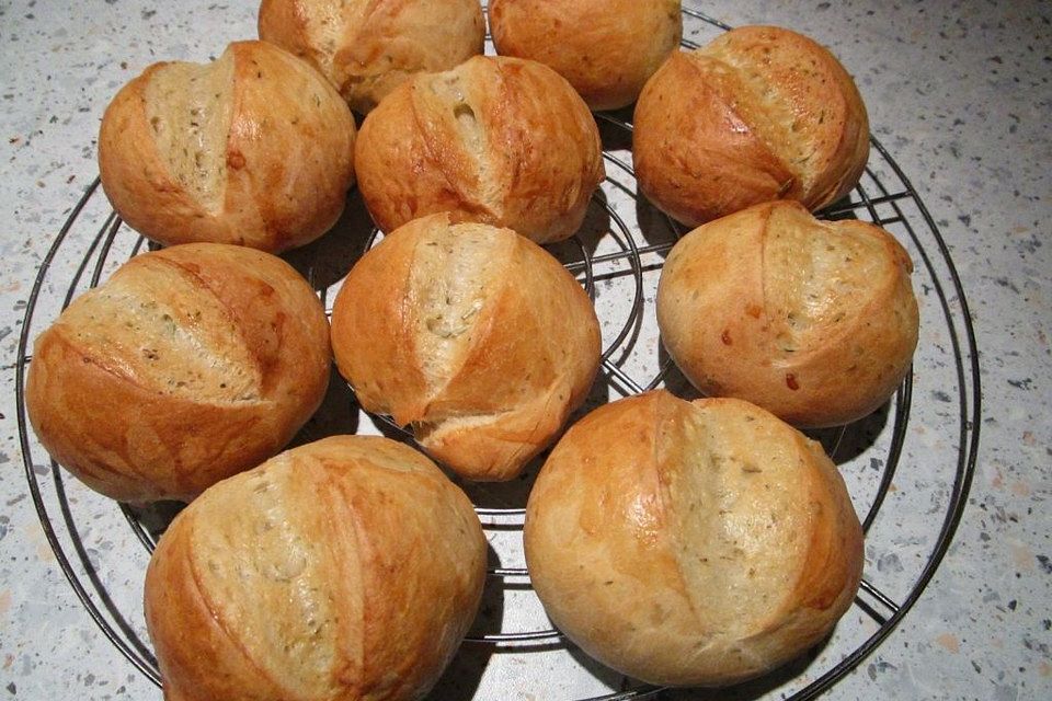 Rheinische Kräuterbrötchen