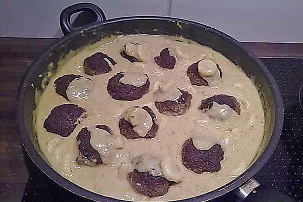 Frikadellen mit Ananas - Bananen - Curry - Sauce von tatho | Chefkoch