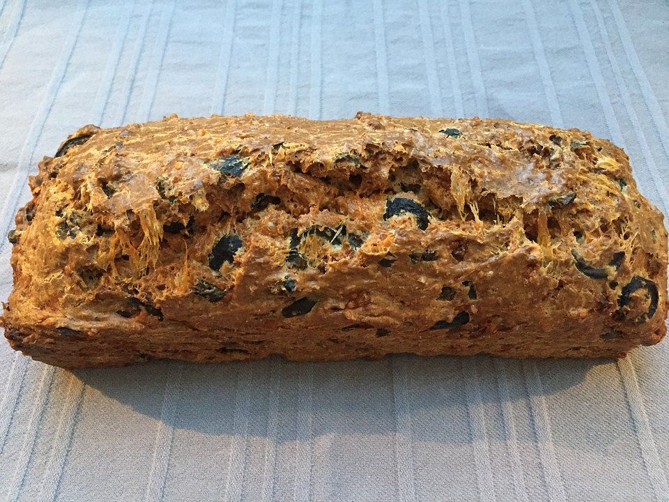 Olivenbrot mit Speck und Käse| Chefkoch
