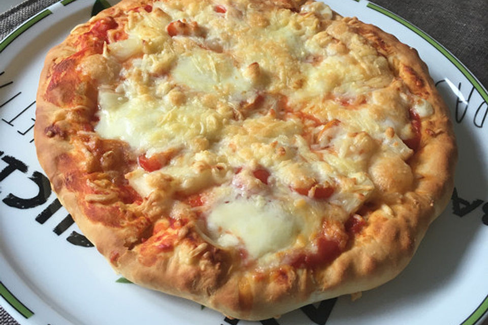 Marinas Pizzateig mit Backpulver