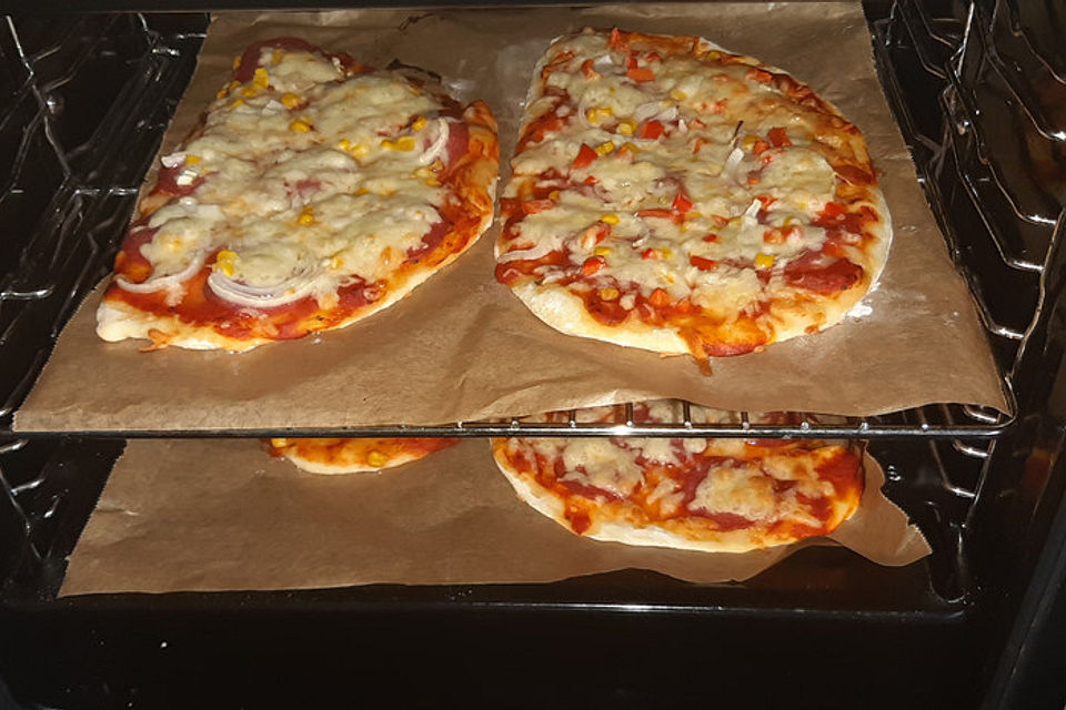 Marinas Pizzateig mit Backpulver