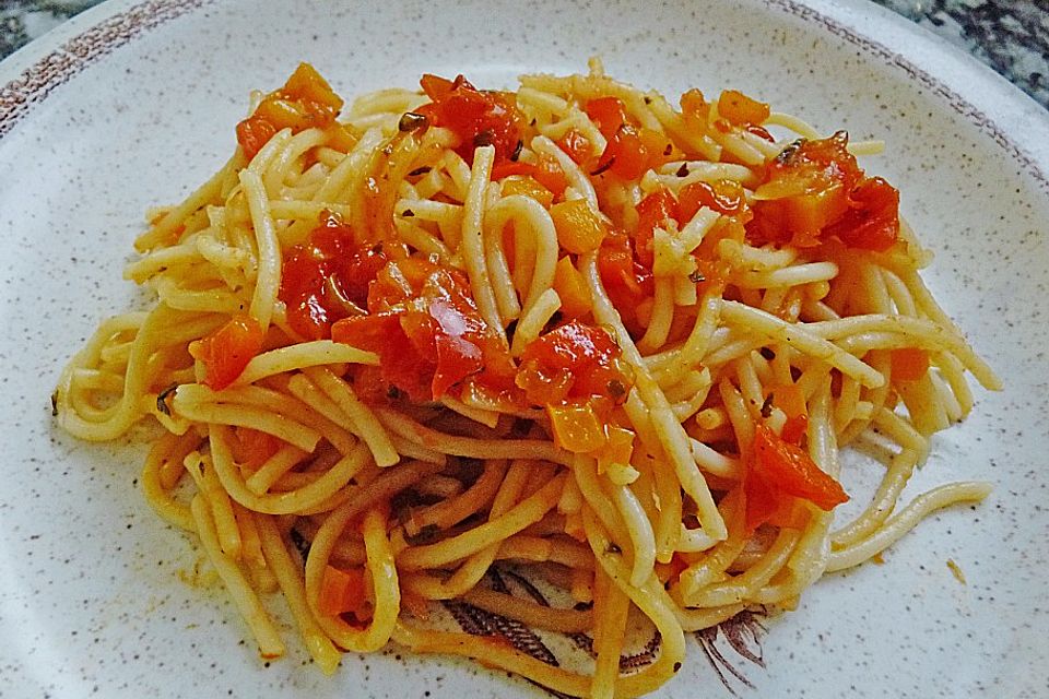 Gelb - rote Gemüsesauce zu Pasta