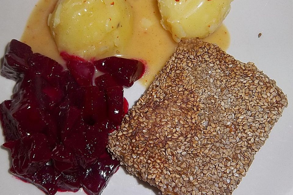 Rote Bete in Orangensoße mit gebratenem Schichtkäse oder Tofu