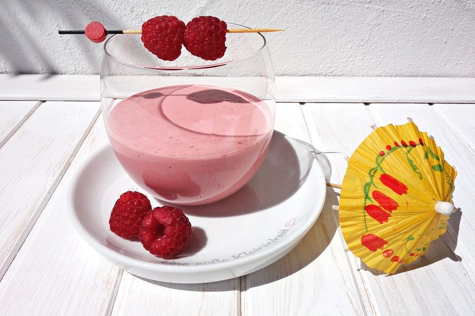 Früchte - Sahnejoghurt - lecker mit Himbeeren oder Erdbeeren