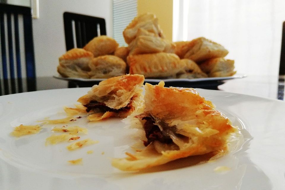 Schoko - Blätterteig - Polster Schoko - Blätterteig - Polster