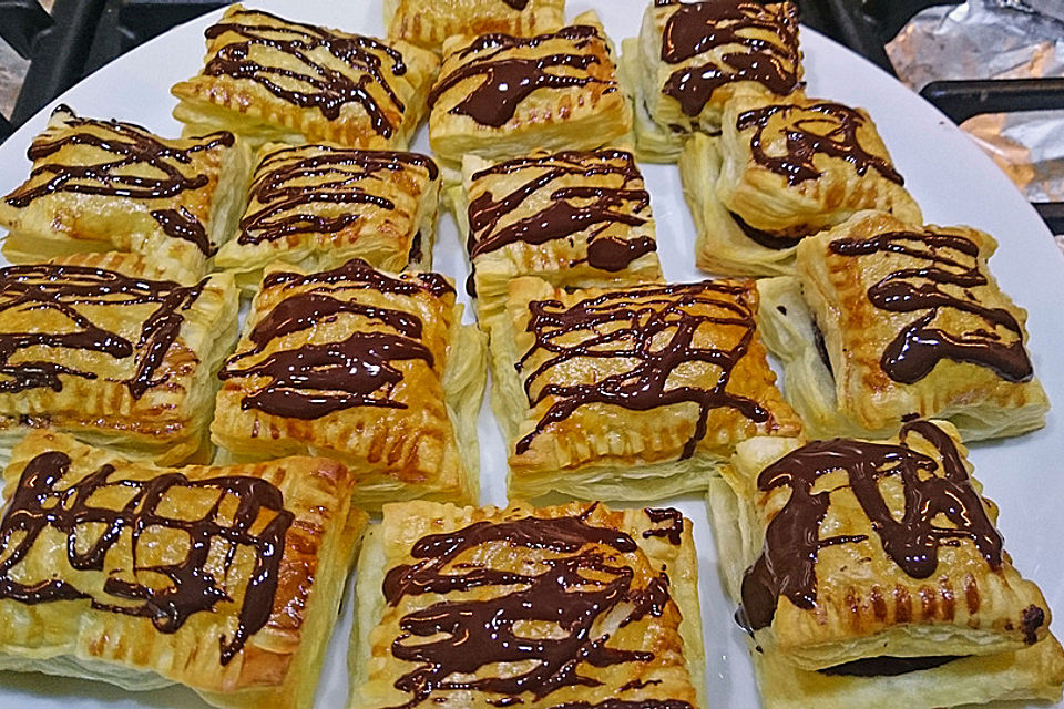 Schoko - Blätterteig - Polster Schoko - Blätterteig - Polster