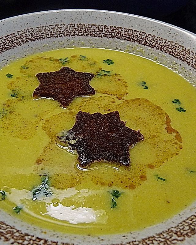 Peperoni - Senf Suppe mit Zimtcroutons