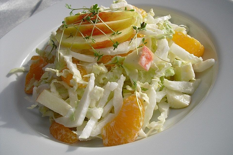 Chinakohlsalat mit Äpfeln und Mandarinen