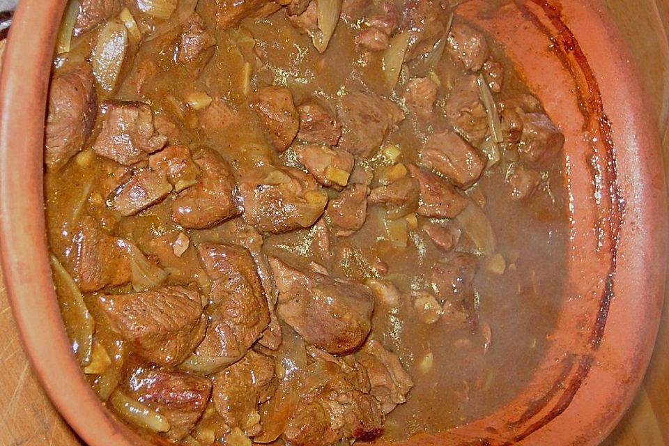 Lammragout mit Curry aus dem Römertopf