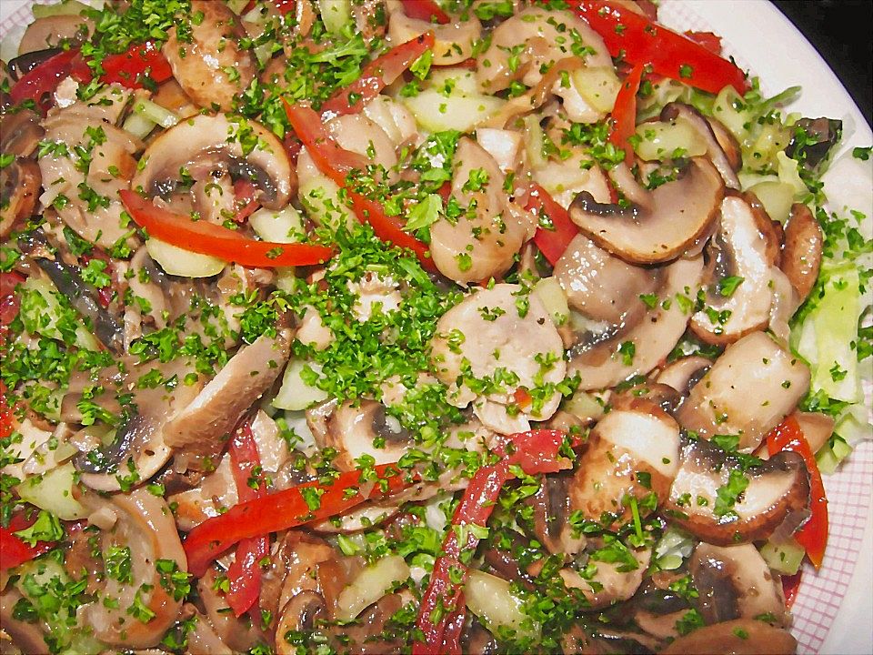 Pilzsalat mit Gurke und Tomaten von falfala| Chefkoch